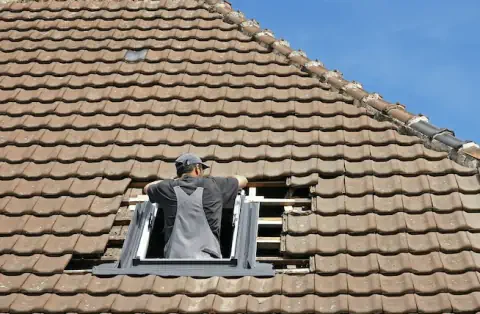 Pose de velux - Poule-les-Écharmeaux